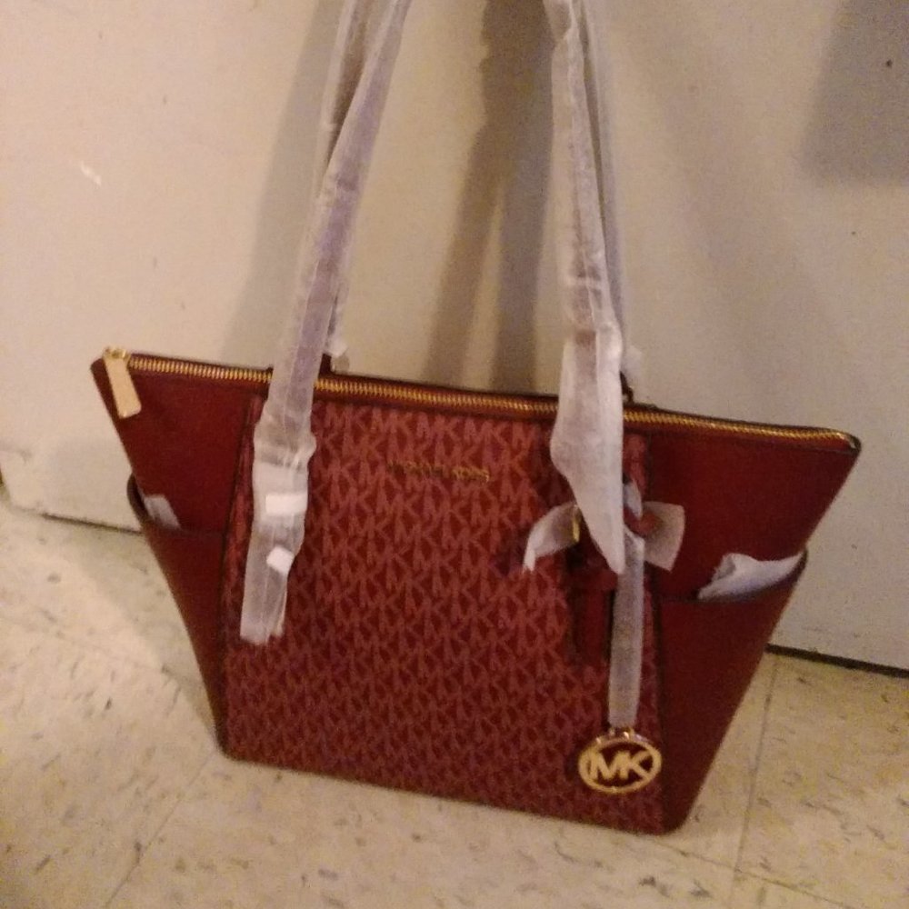 Womens hand bag Michael kors